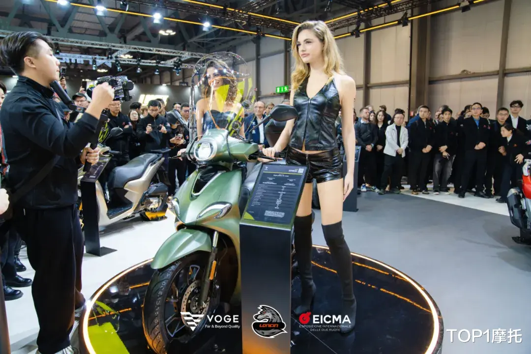 米兰车展丨无极发布两款踏板,ADV踏板SR450X、大轮踏板SR16