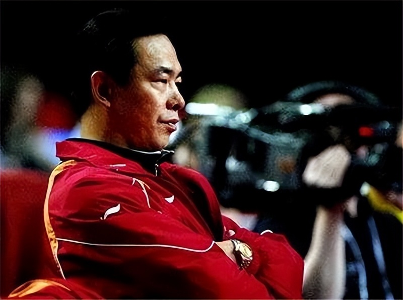 64岁蔡振华老婆，是我们熟悉的艺术家，如今演员儿子成两人的骄傲