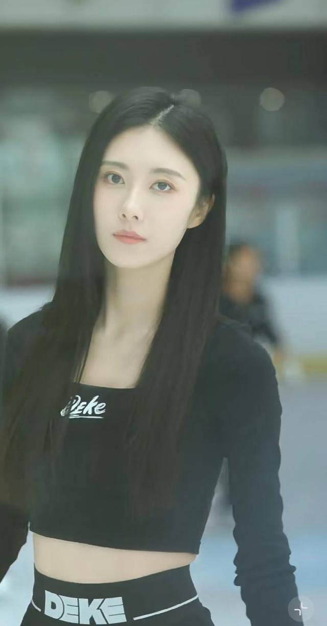 曹斐然身材“绝”了