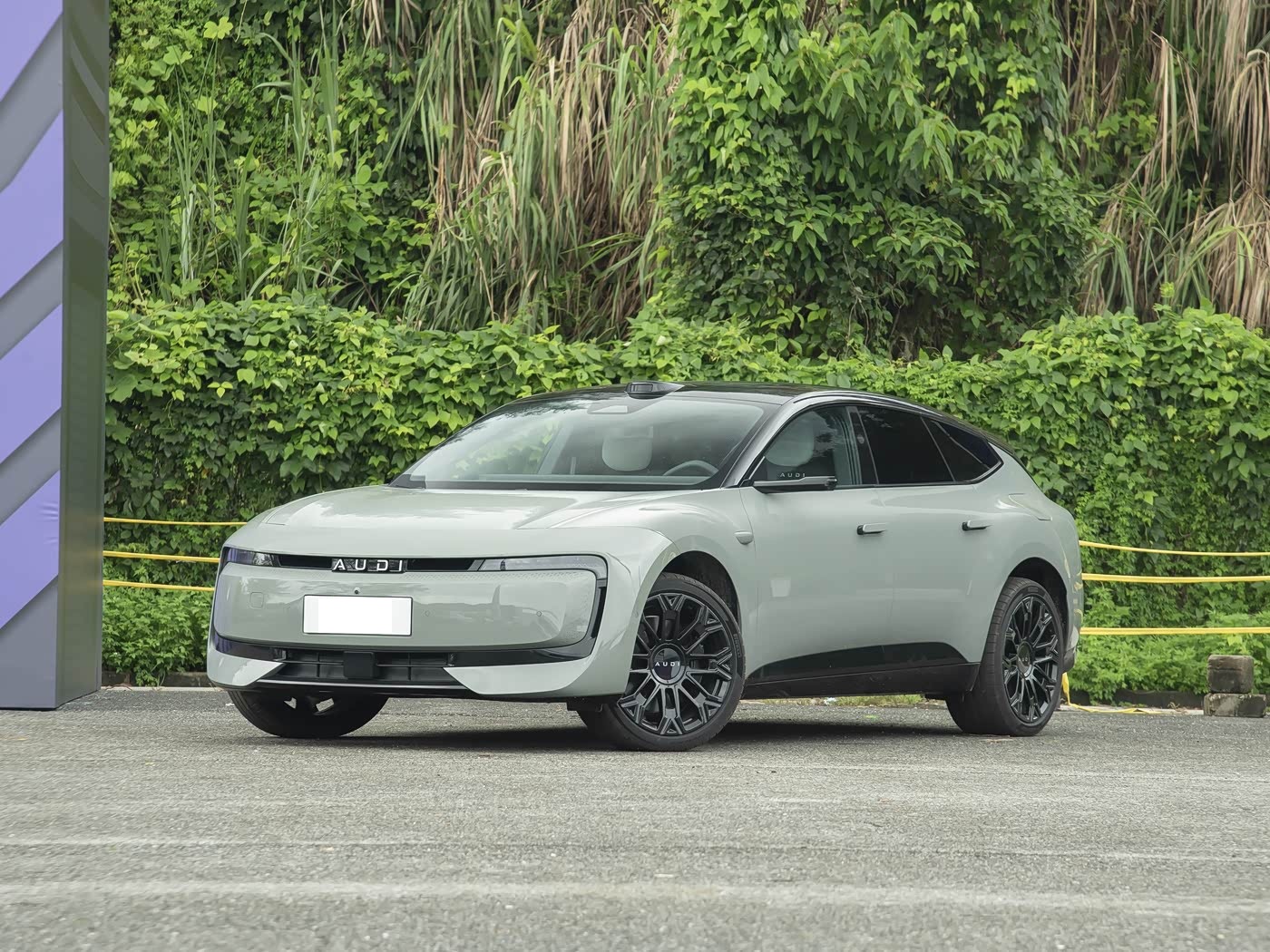 奥迪纯电猎装轿跑不足24万起,轴距近3米配激光雷达,续航超770Km