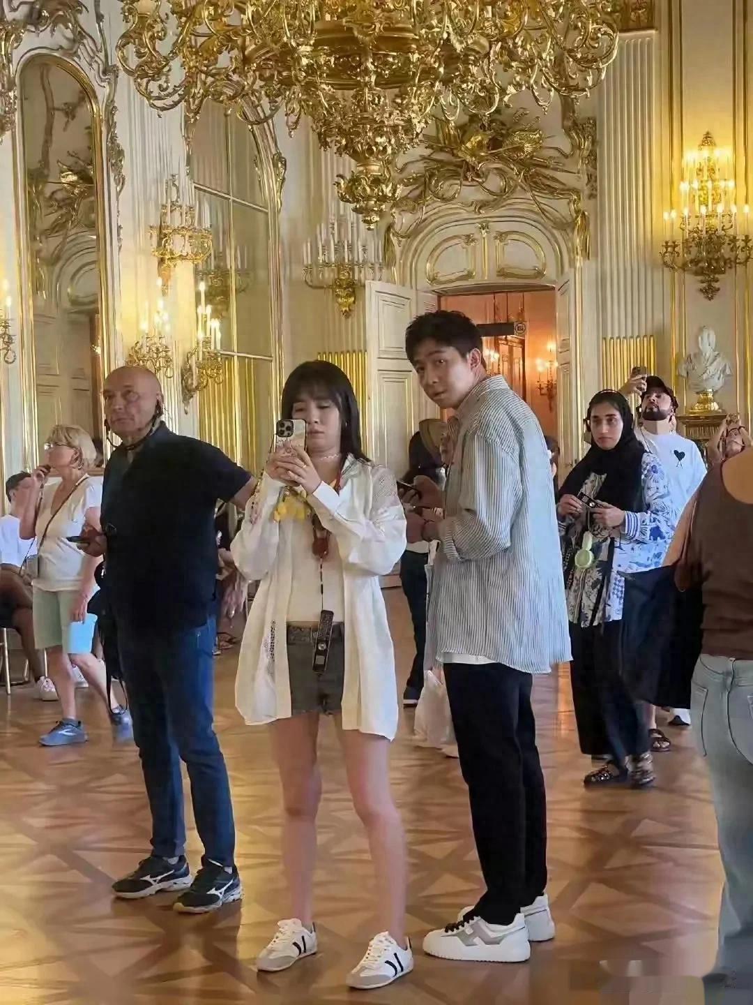 俞灏明捷克当众露伤疤，王晓晨孕味藏不住，这细节暴露真实关系