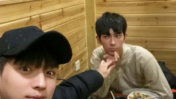 文苡帆秒删悼念于朦胧文章，爆料人删于朦胧坠楼微博