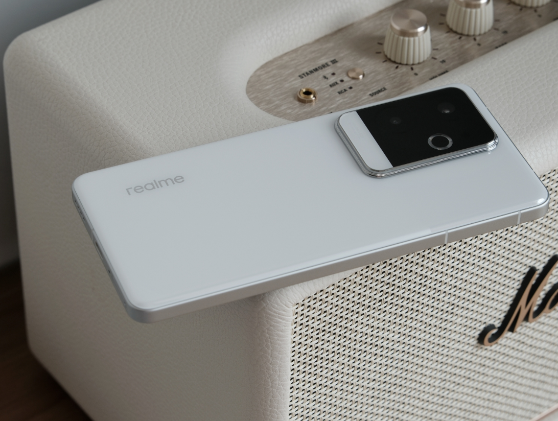 骁龙8Gen3旗舰跌至“地板价”,120W快充+金属中框,低至1599元起