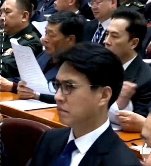 娱乐圈新时代:靳东新闻联播亮相背后的深层意义