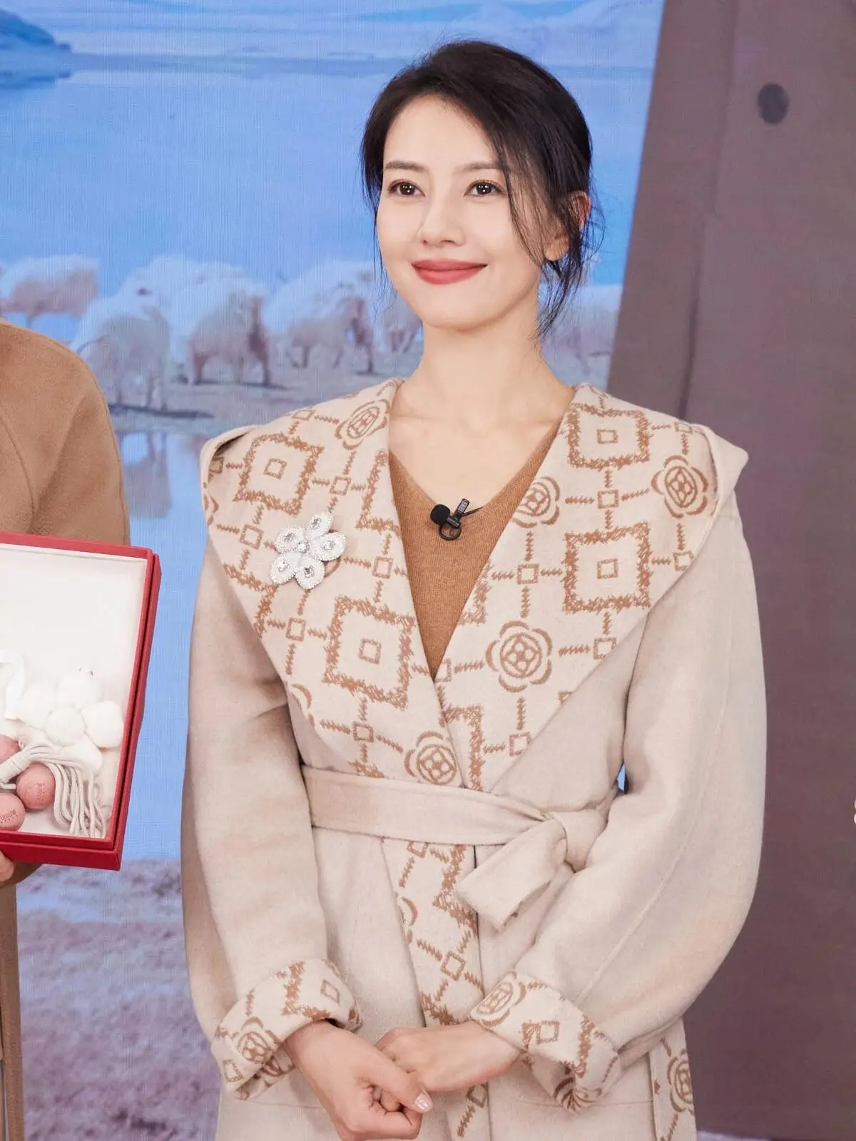 高圆圆：多维人生中的美学叙事与精神突围