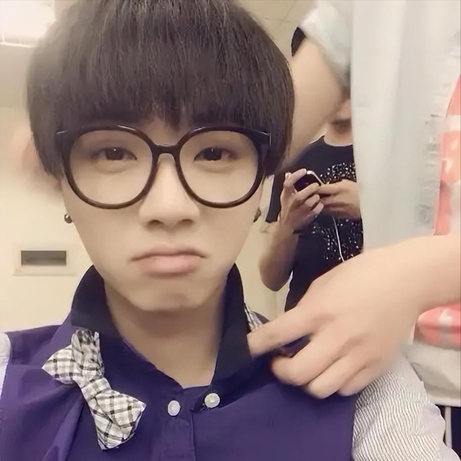 媲美周杰伦！却因一个孩子被骂4年，如今凭一个举动实现口碑逆转