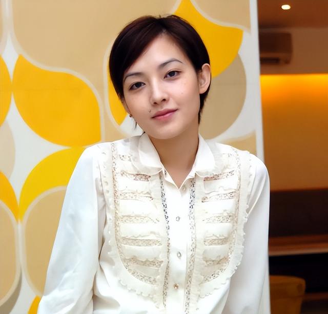 为男友摘子宫,剃寸头打舌环,从影后到魔女:48岁的她活成了这样