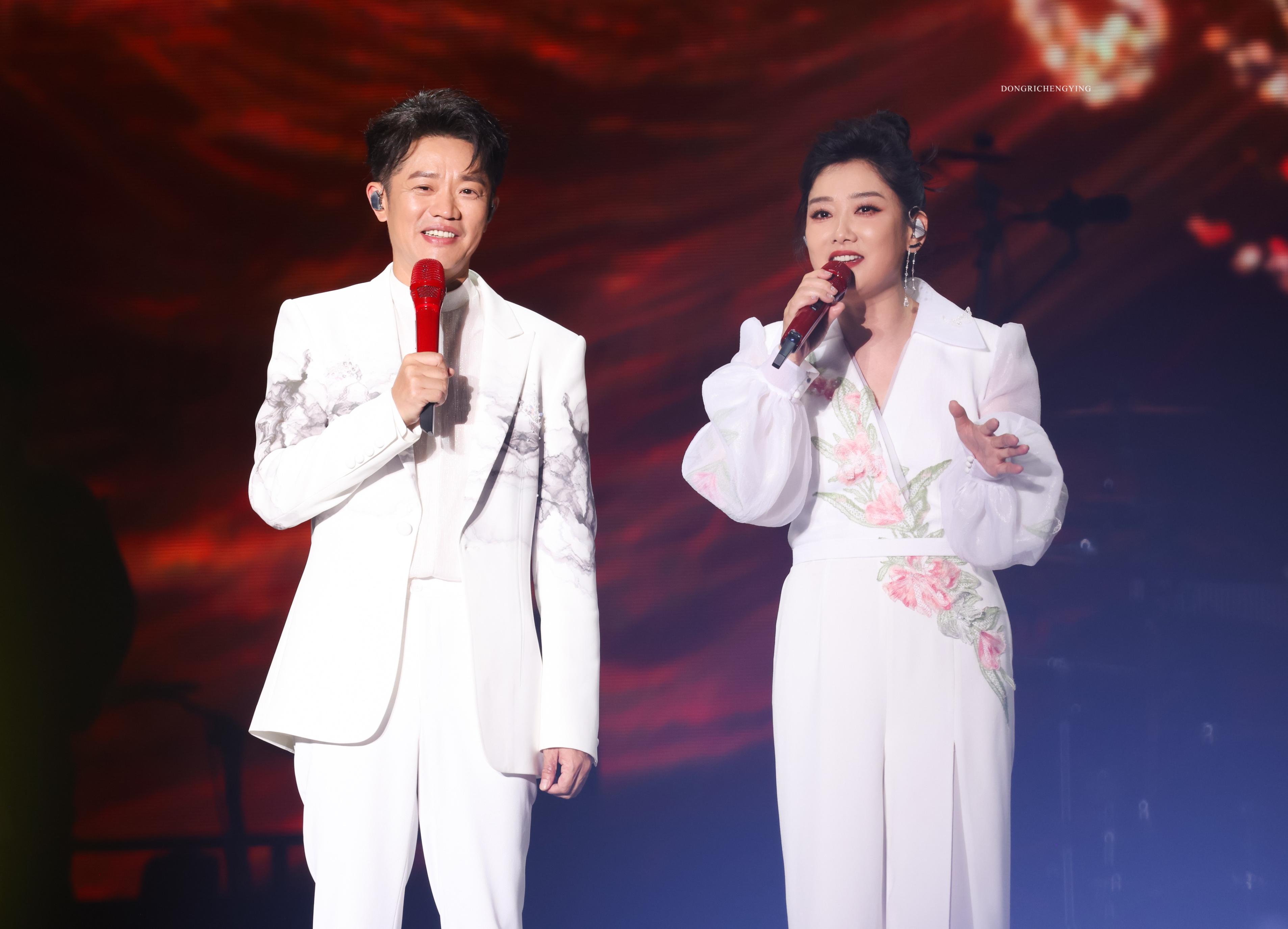 王小玮受邀观礼九三阅兵，这一次，她让王小海和整个乐坛沉默了