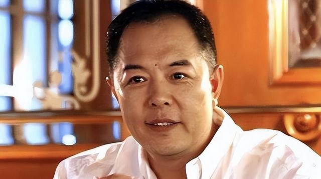 被张铁林玩弄感情后，嫁给了臭名昭著的他，如今才知道她有多精明