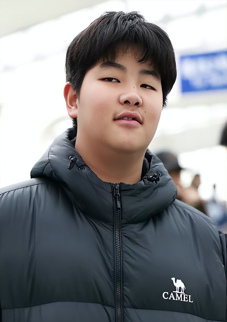 钱再多有什么用？年仅50岁就皮松肉垮的胡可，给所有女星提了个醒