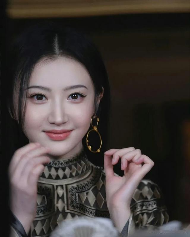 微胖才是景甜的正道，珠圆玉润