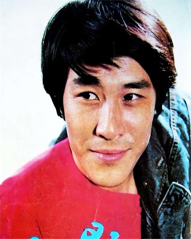 67岁老戏骨演胡商爆红!网友惊呼:原来是他,完全认不出!