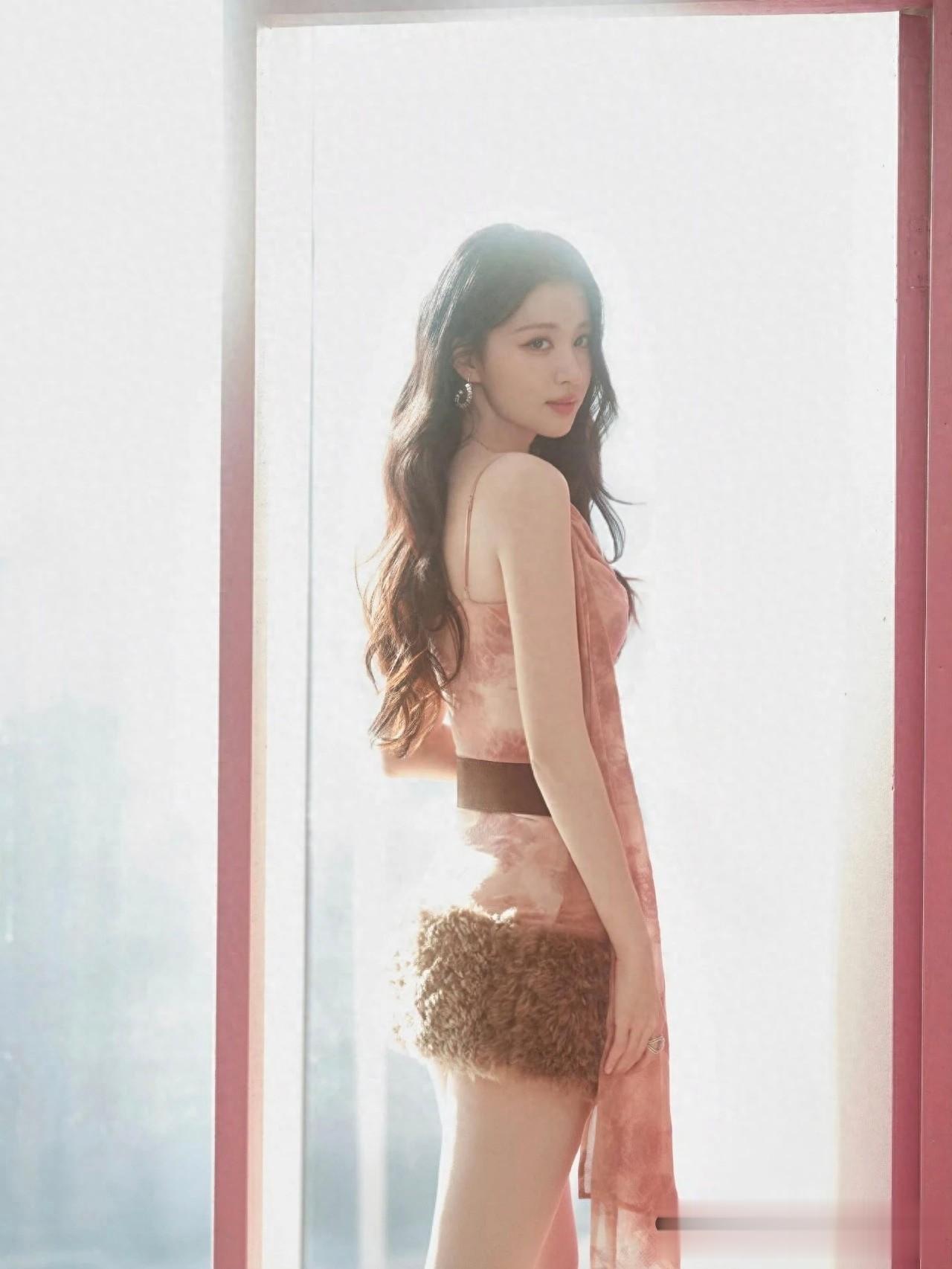 王楚然这个造型“魅”到极致！妖妃既视感