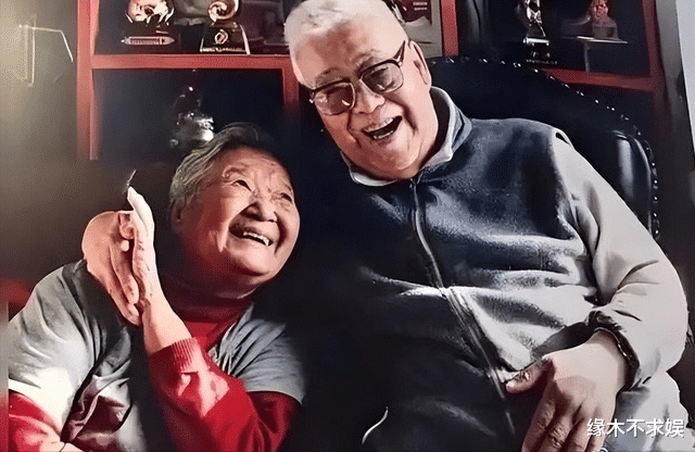 95岁于洋去世！43天前妻子杨静去世悲痛欲绝，友人曝离世细节！