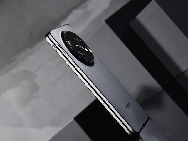 不约而同的9mm时代,为什么大折叠都在使劲做薄?