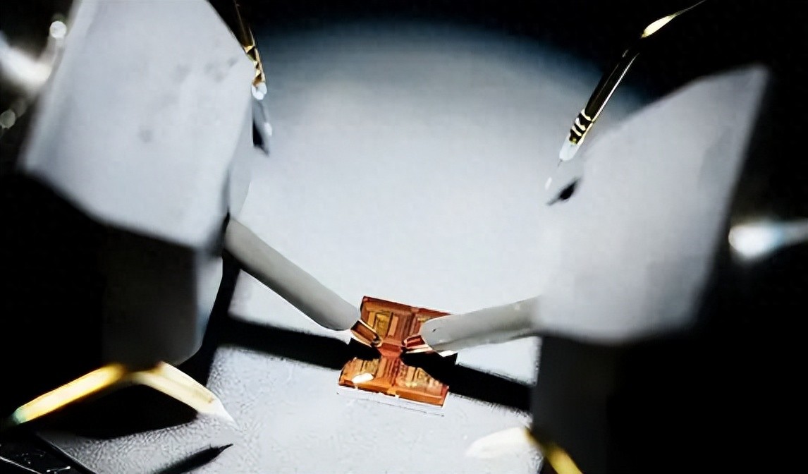 全球首顆！國內(nèi)二維-硅基芯片成功研發(fā)，外媒：中芯突破了