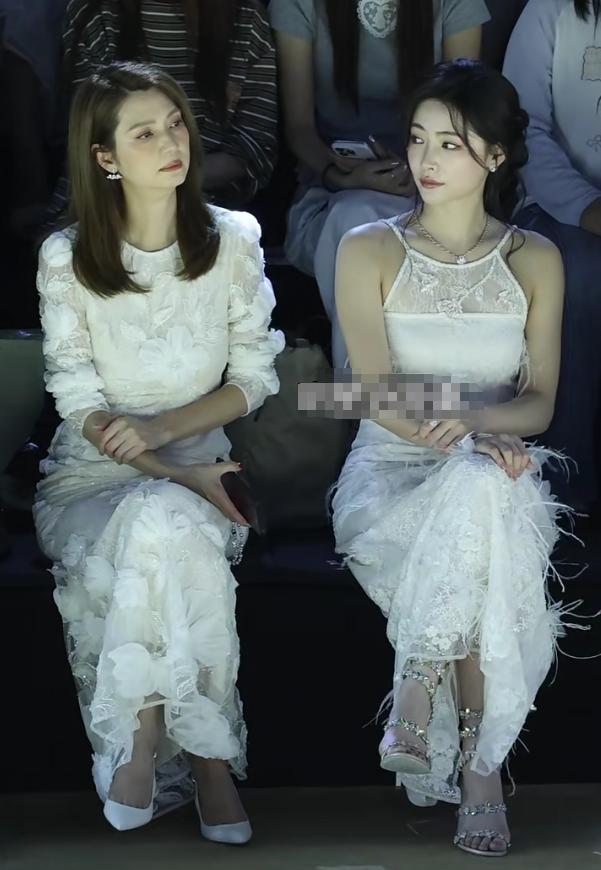 上海时装周，褶子多脸僵又肿、戴假发的董璇，被整容脸网红抢了镜