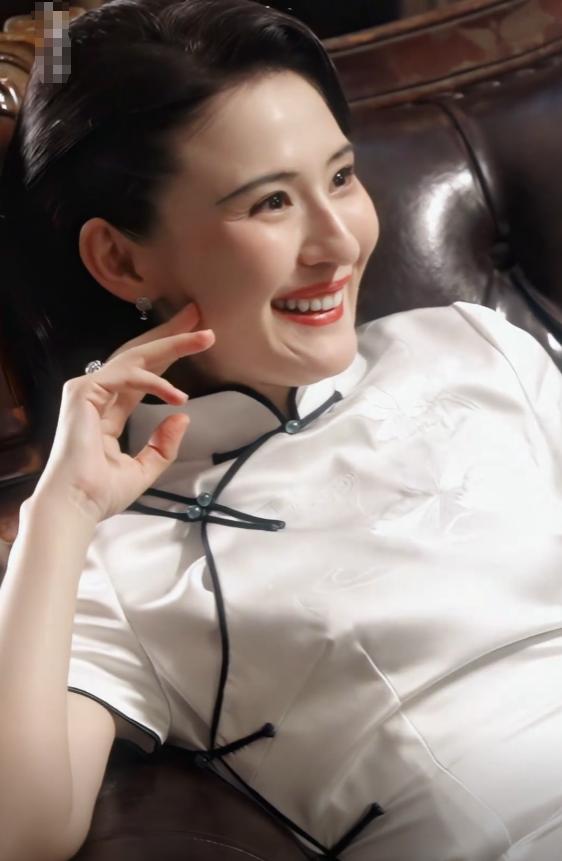 女演员长相多重要？看《灼灼韶华》热依扎，才知何为风韵犹存！