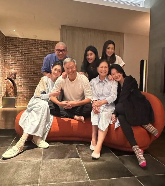 王伟忠回应具俊晔为大S守墓,建议S家求助医生,鼓励小S复工