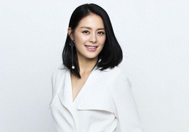 她是“最惨女演员”,长相与宁静相似被央视力捧,演40次女主也不红