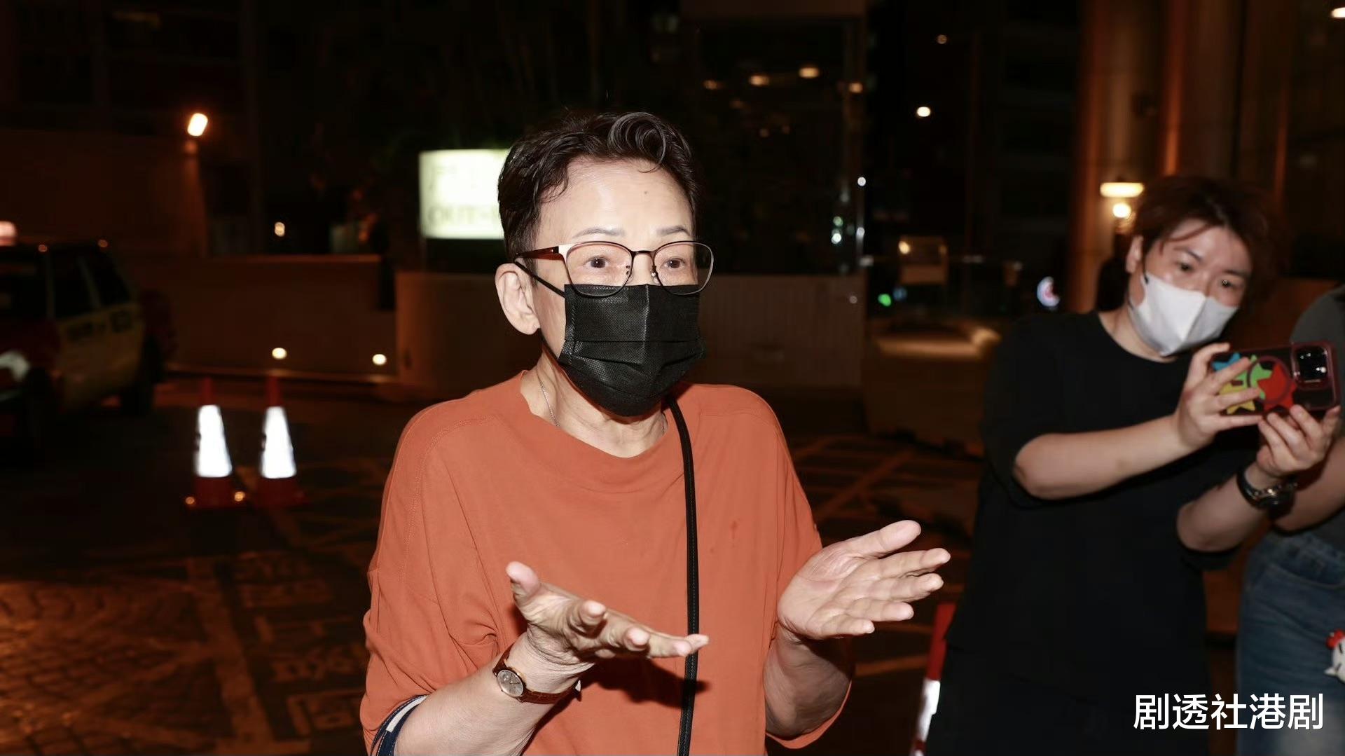 担心!TVB离巢戏骨突然病重,圈中老友探访称对方已无法回应自己