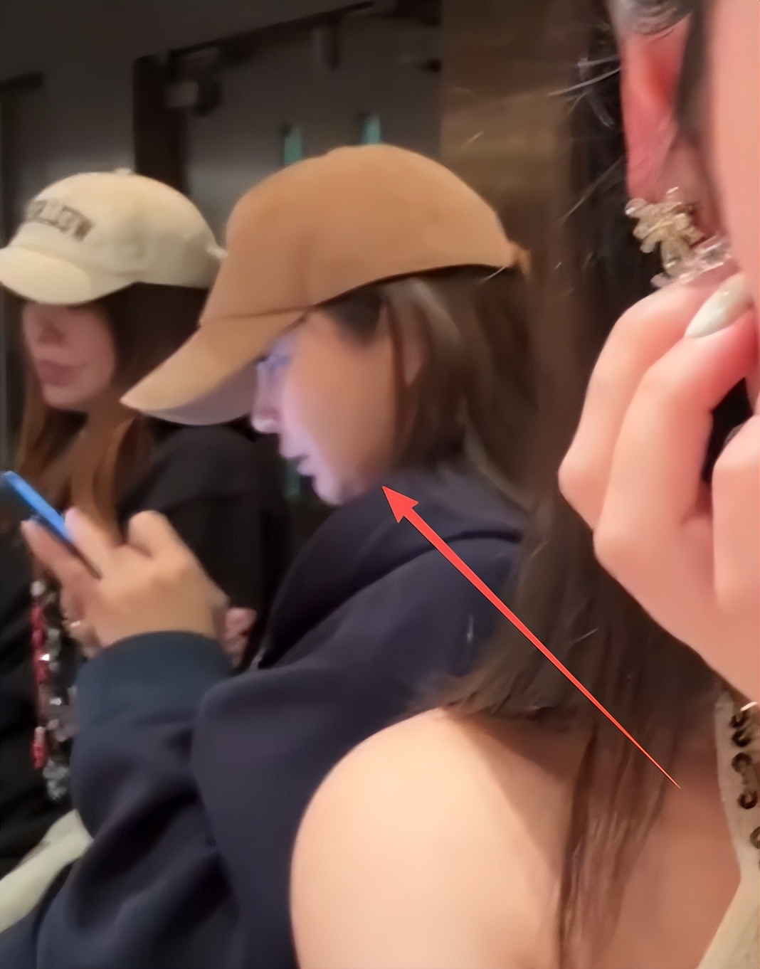 广电培训明星生图,关晓彤肿胀脸蒜头鼻,杨颖惊艳,白鹿咋瘦成这