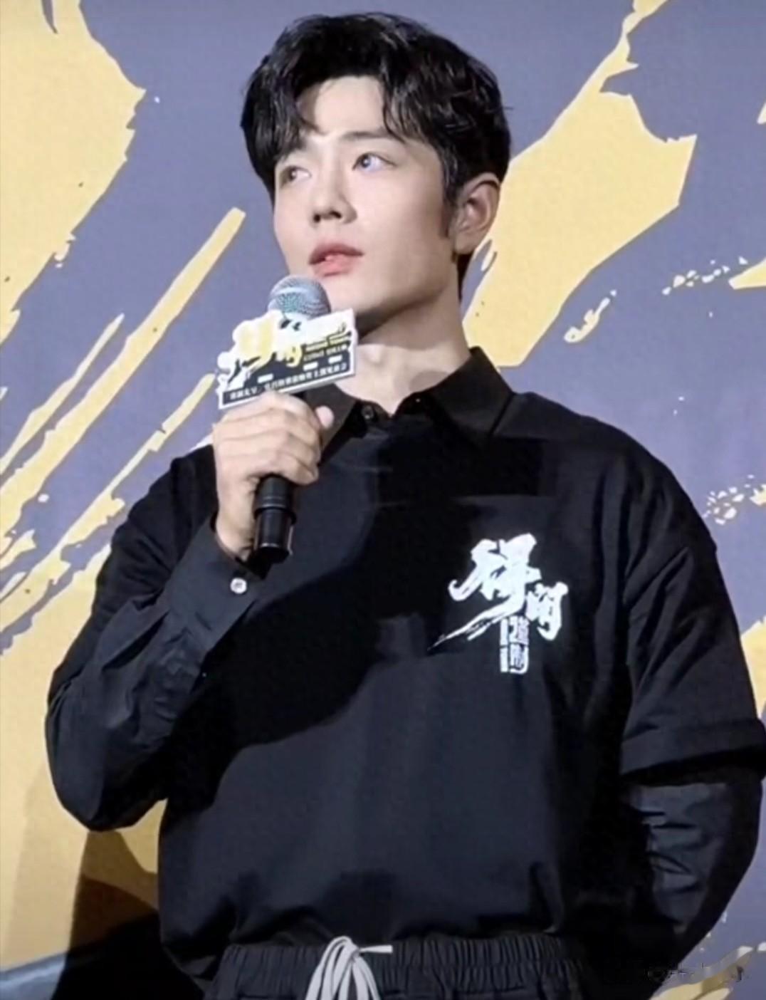 永远被肖战的采访打动，言之有物诚意满满，侯鸿亮满眼欣赏