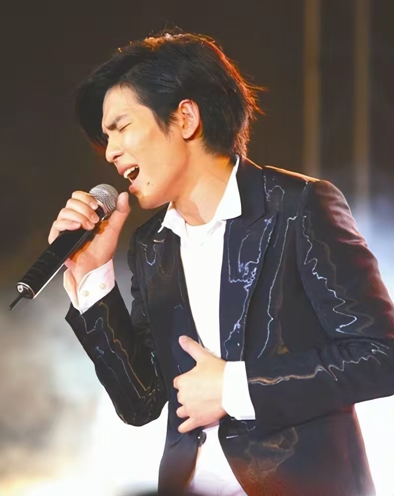 钱再多有什么用？结婚才2年，萧敬腾就尝到了“老妻少夫”的烦恼