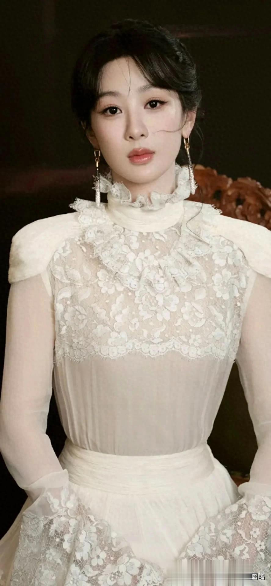 明星高清写真鉴赏｜杨紫，童星已变成心动女孩