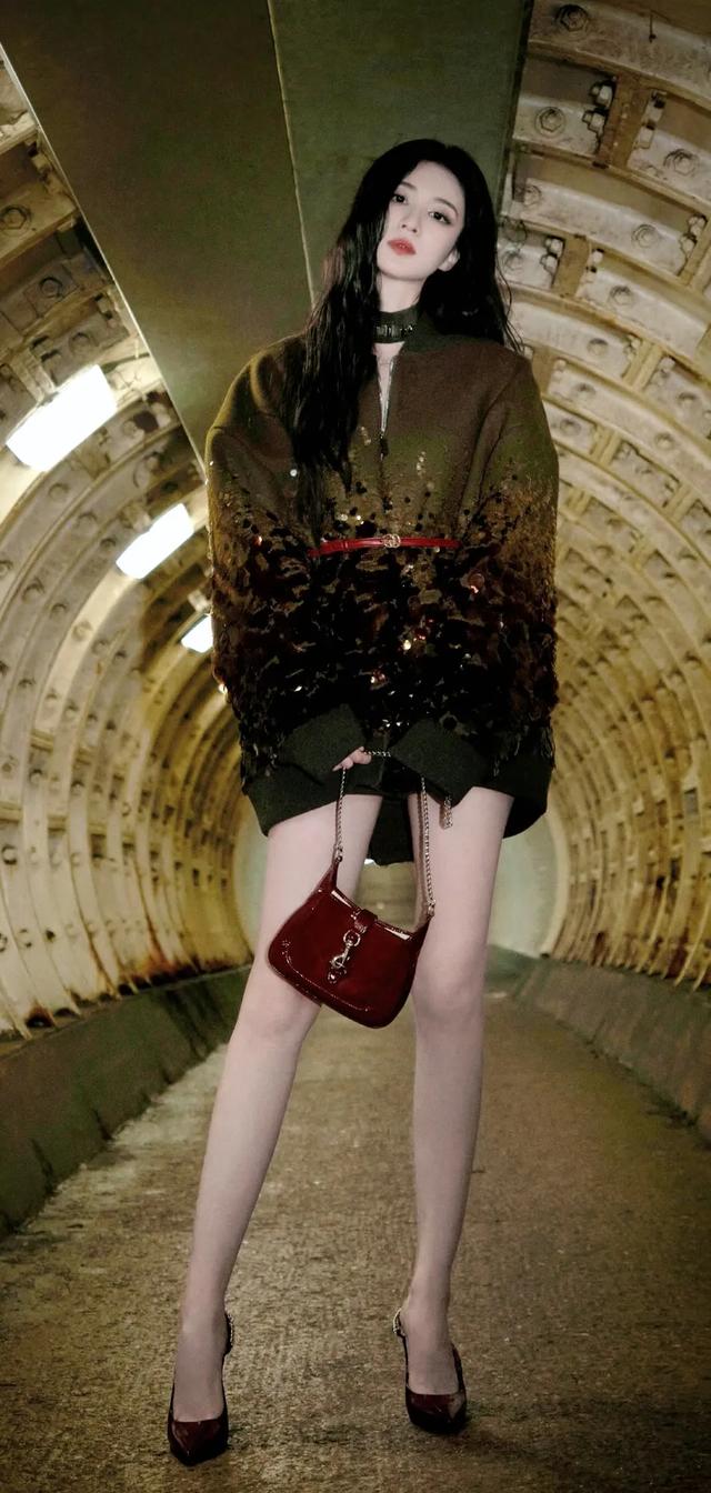 女星图鉴｜王楚然｜纤足玉趾