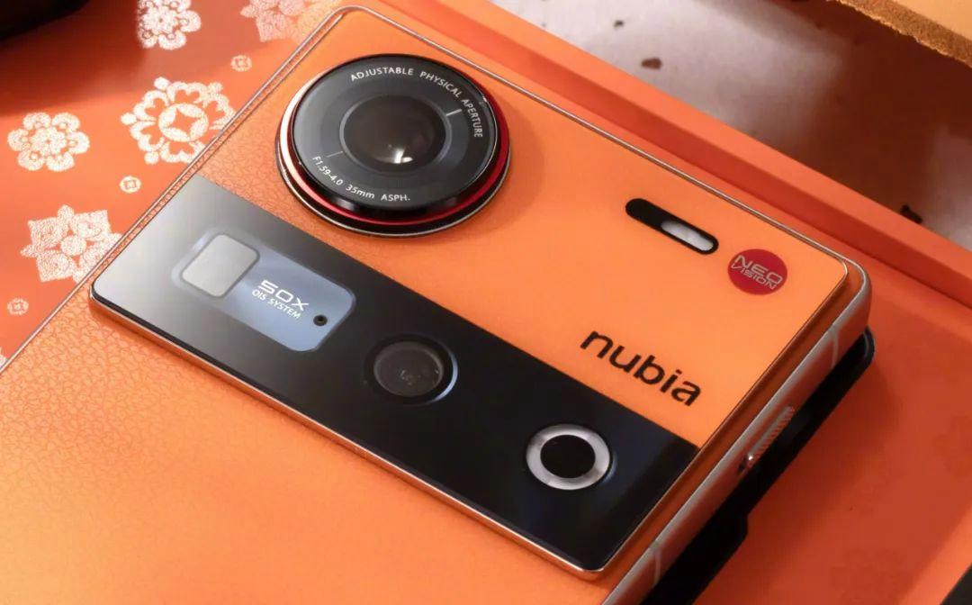 不是挖孔也不是劉海，兩款屏幕“完美”的旗艦手機！