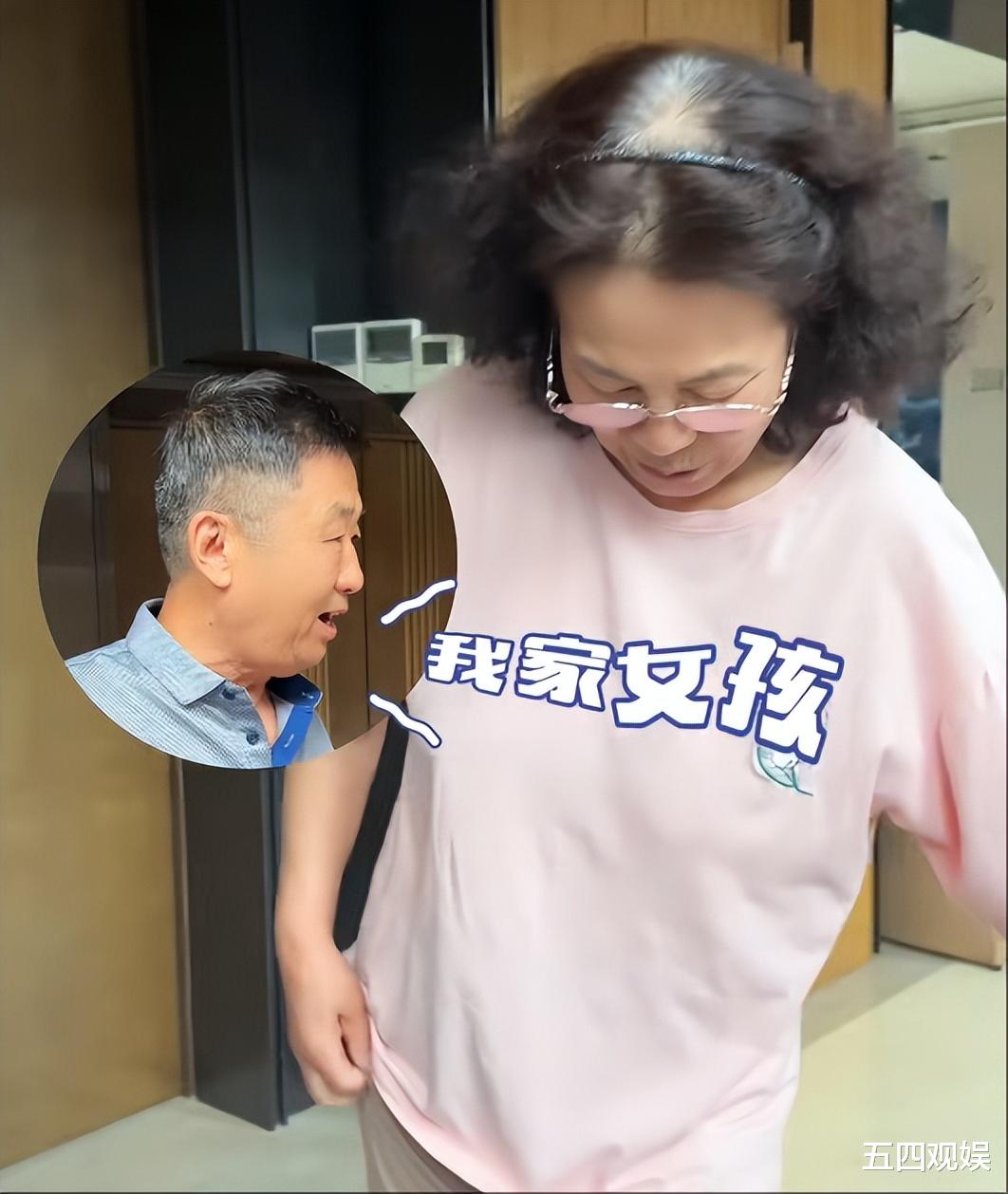 众星陪母亲过节：邓超偷偷比心，冯巩、张柏芝提倡珍惜与家人的相处时光