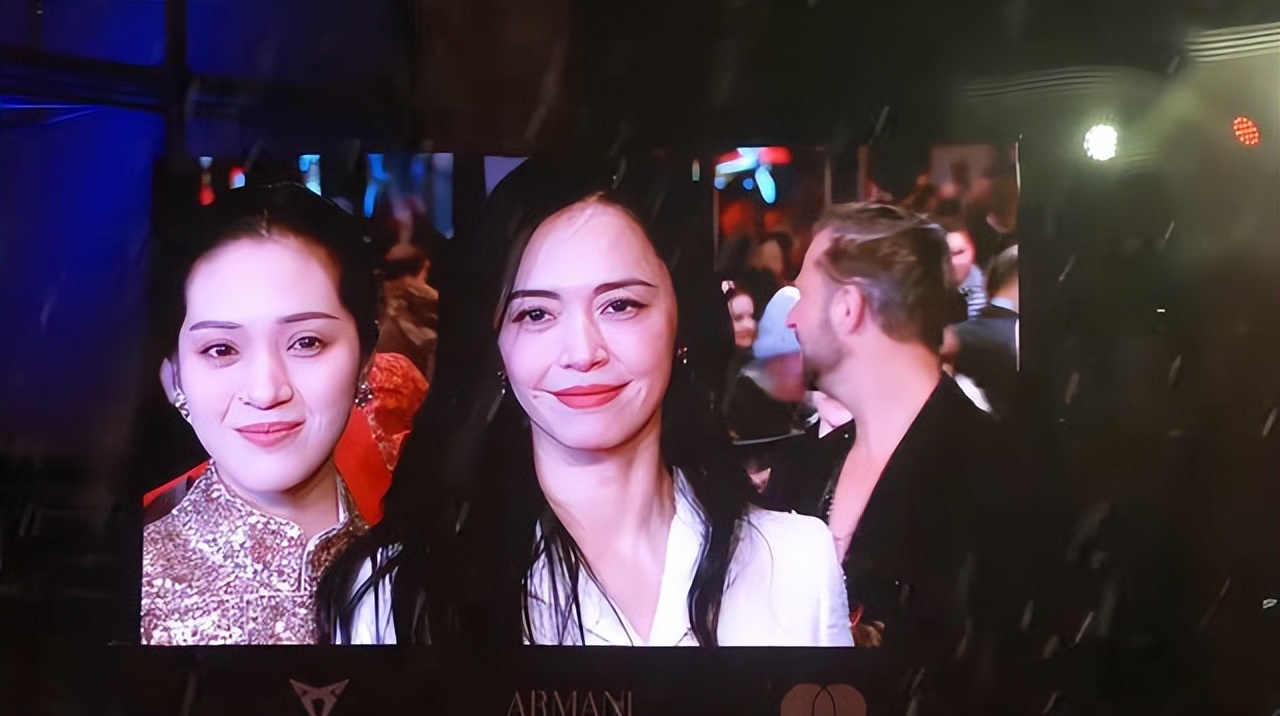 纽约时装周大花同框,48岁曾黎暴露缺陷,她居然靠时光熬赢大美女