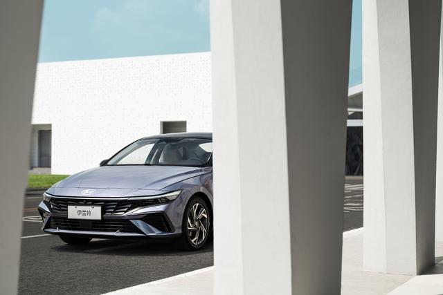 全新伊兰特这么卷?618大促进店试驾,福利,颜值、体验一个都不少