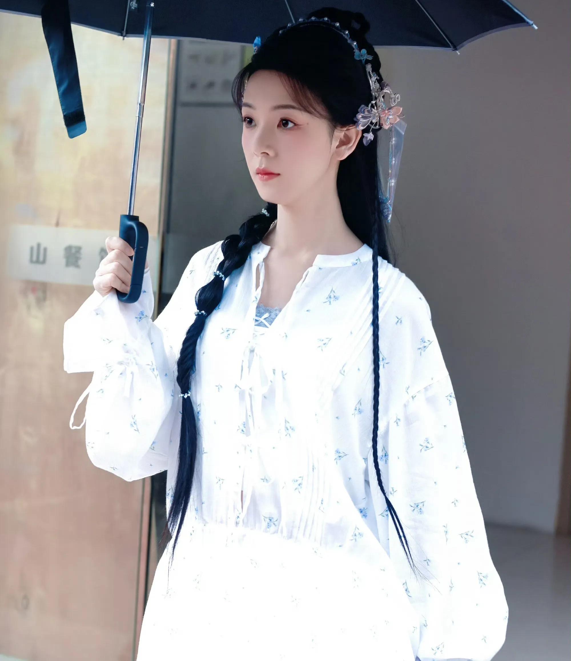 陈瑶新《聊斋》路透曝光！新造型仙气齐刘海萌，男主状态也不错！