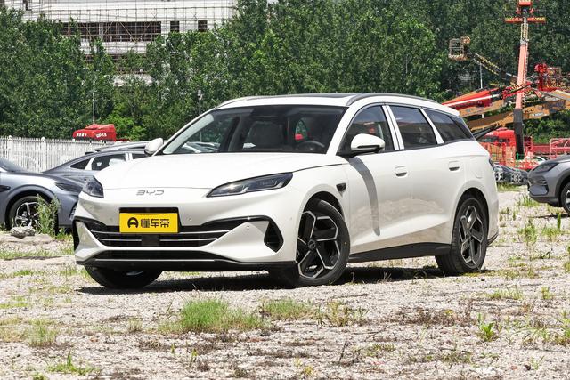 海豹 06 DM-i 旅行版对比极氪 007 GT：年轻旅行之选