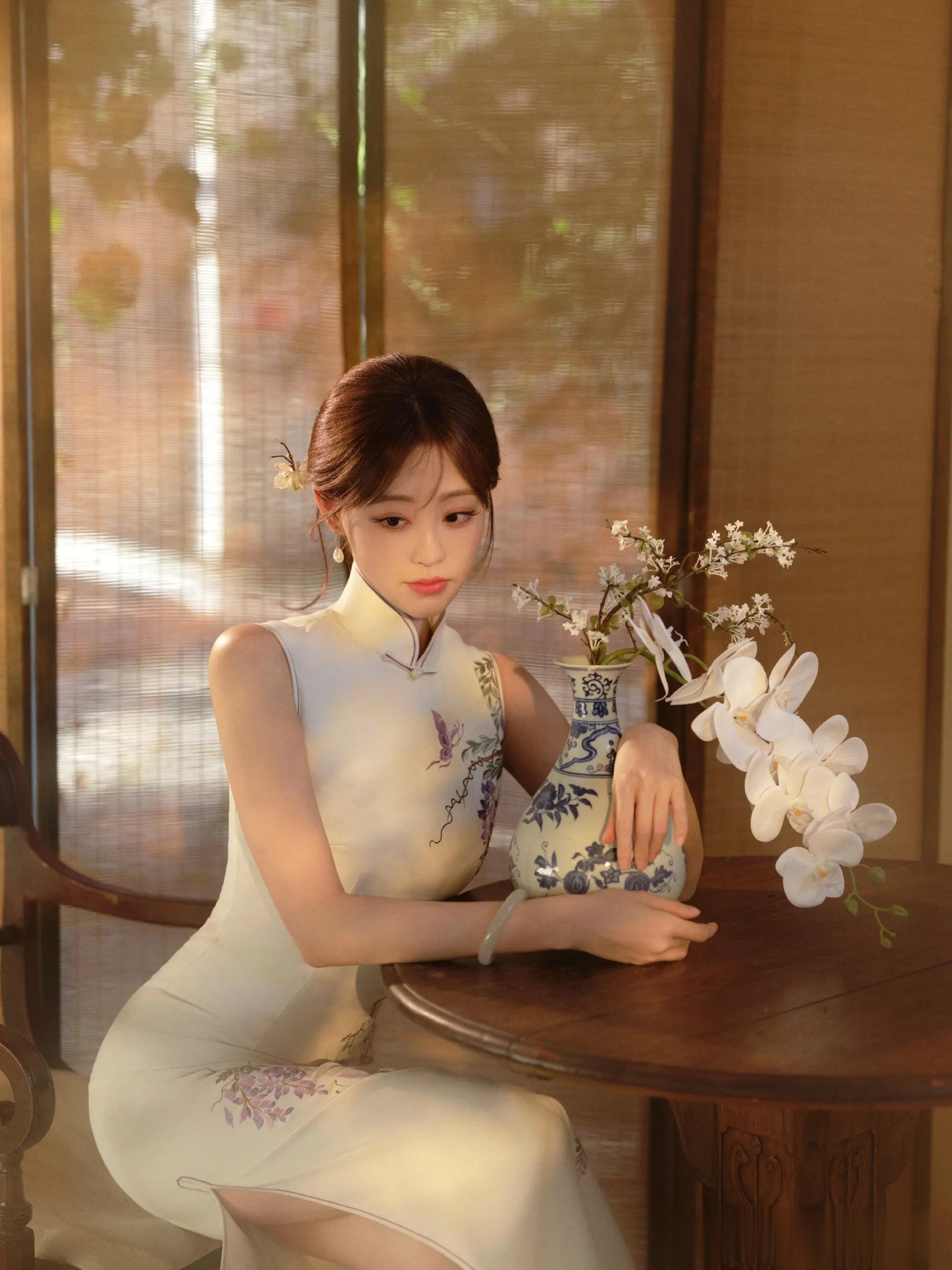 祝绪丹旗袍配高跟鞋,古韵与时尚的交融