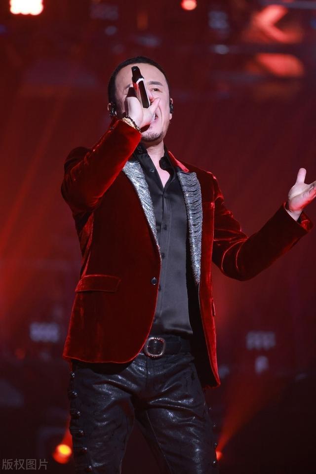 笑死！杨坤把“自己”告上法庭：求求你别再帮我开32场演唱会了！