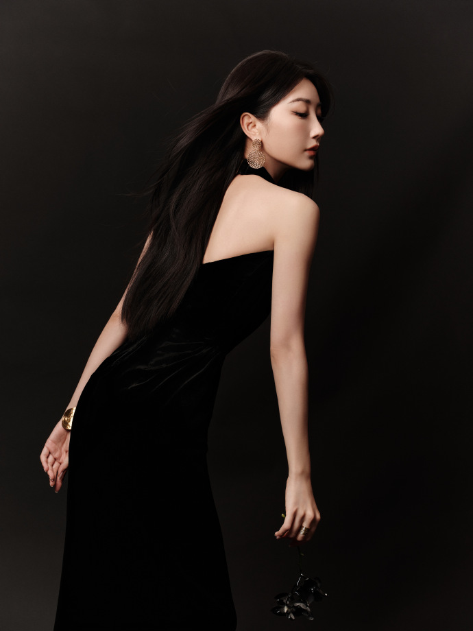 毛晓彤质感写真来袭