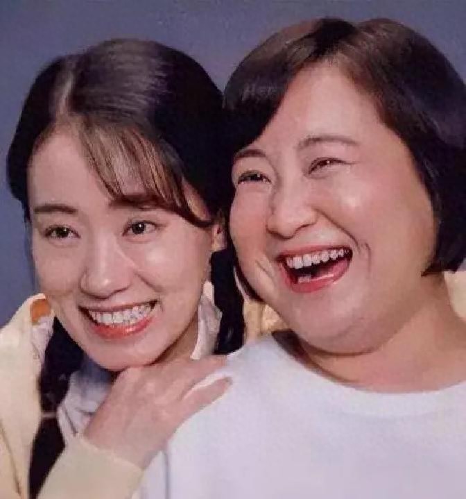 贾玲为张小斐庆生！本人没复胖目测100斤，私下没架子超级好相处