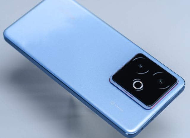 300萬跑分、7200mAh電池、IP69防水，僅2210元，性價比超越紅米