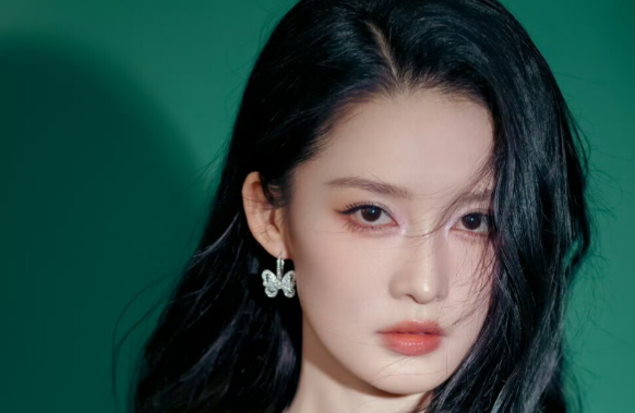 何冰，道出了李沁“强捧不红”的真相，她给圈内女演员提了个醒