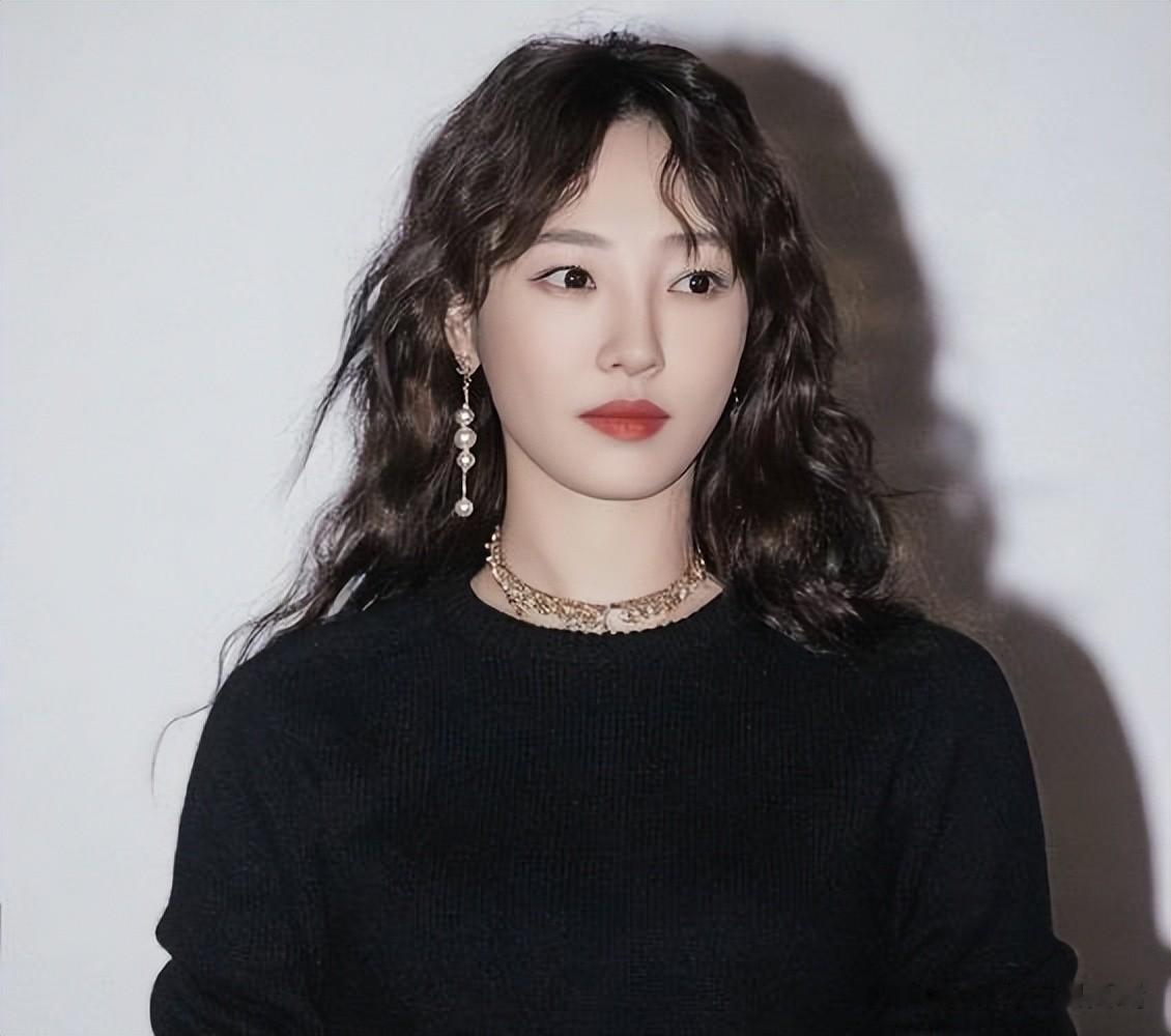 大破防!这一次,41岁的她,把过气女明星的惨,体现的淋漓尽致