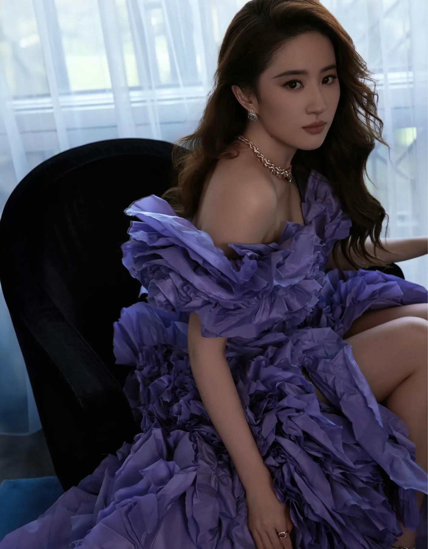 刘亦菲紫色礼服,长腿迷人