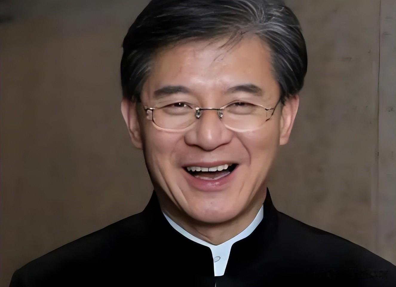 霍启山被曝恋情才3天,王晶再添“一把火”,霍震霆彻底坐不住了