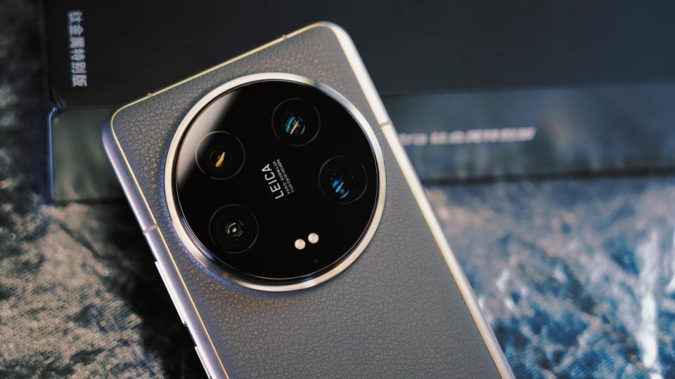 小米新一代“降價王”，16GB+1TB+鈦金屬，頂配旗艦“半價清倉”