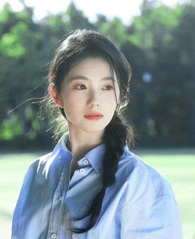刘浩存:灵动眉眼间,尽显邻家女孩的自然之美