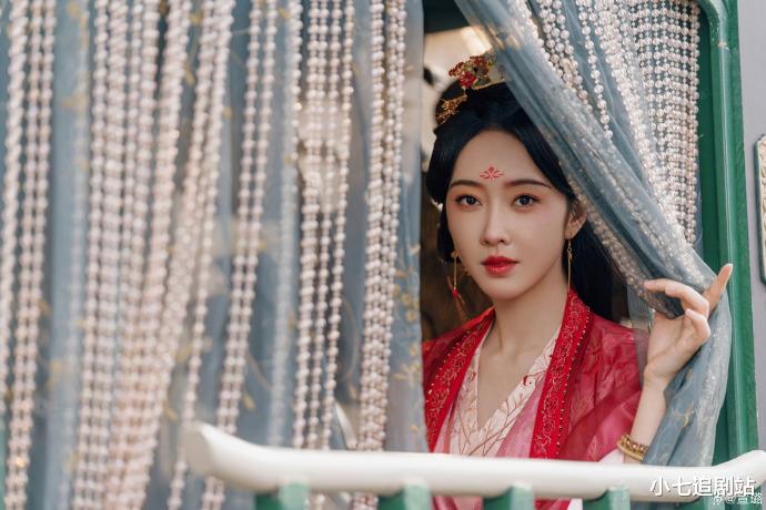 《折腰》小乔情敌终于上线,前世嫁给魏劭成皇后,今生联合谋反乱箭穿心