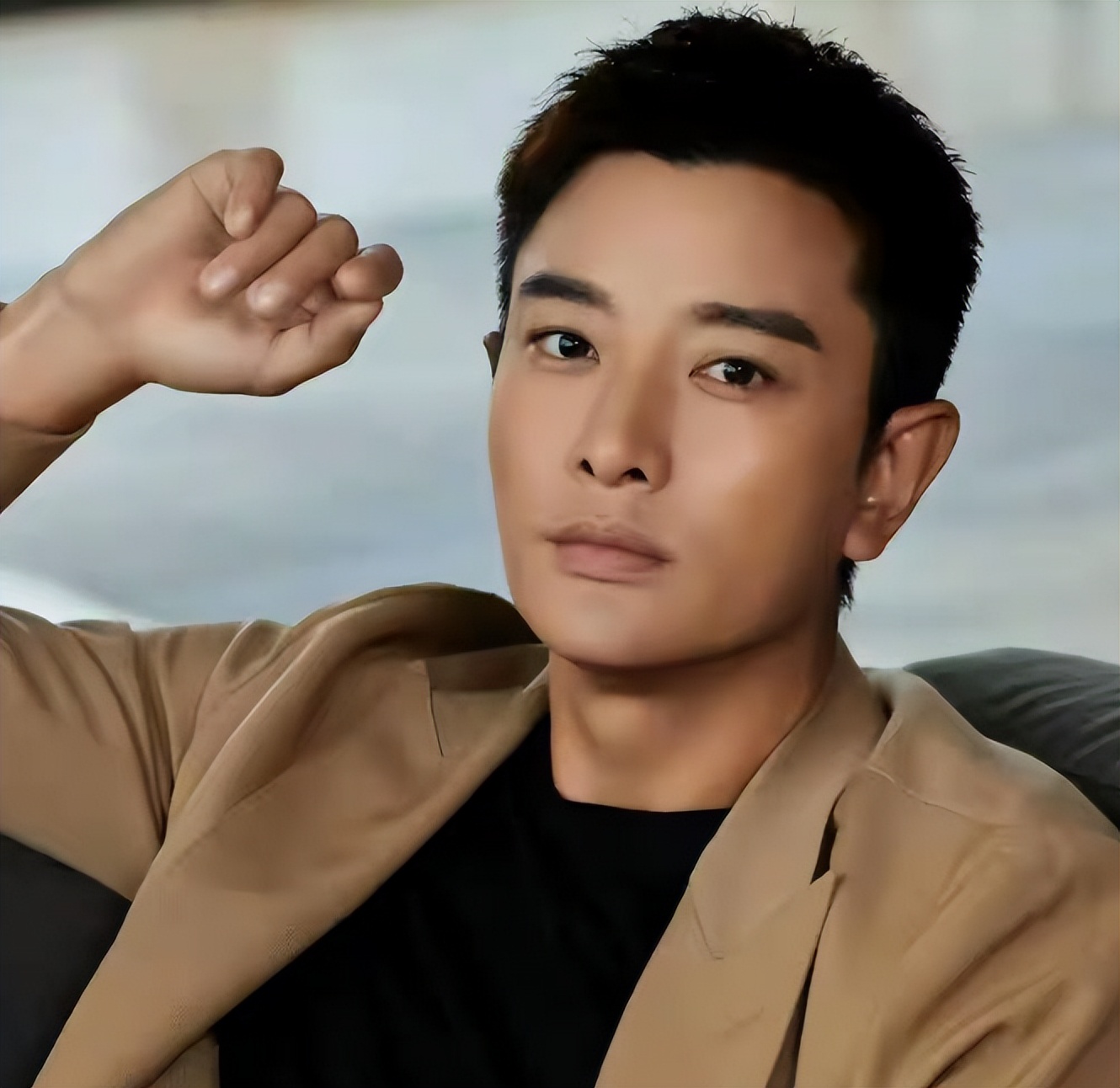 为了赚钱尊严都不要了？贾乃亮新助理神似前妻 如今的下场不怨别人