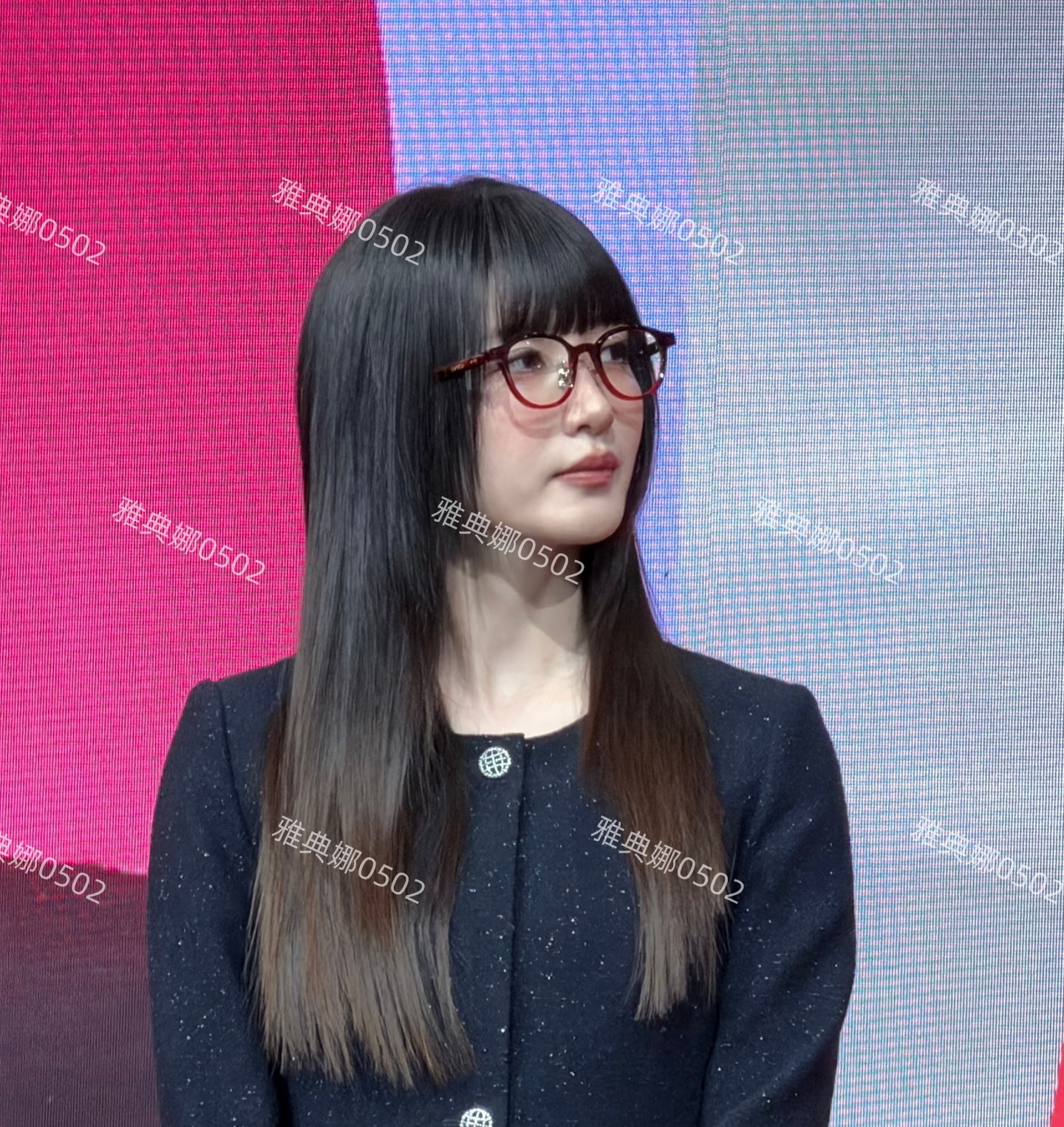 越来越看不懂江疏影了,她近两次活动造型都一言难尽一点不像她了